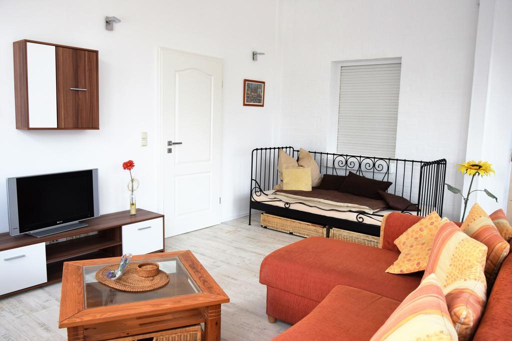 Urlaub Im Wintergarten Rostock-Lichtenhagen-Dorf Apartment ภายนอก รูปภาพ