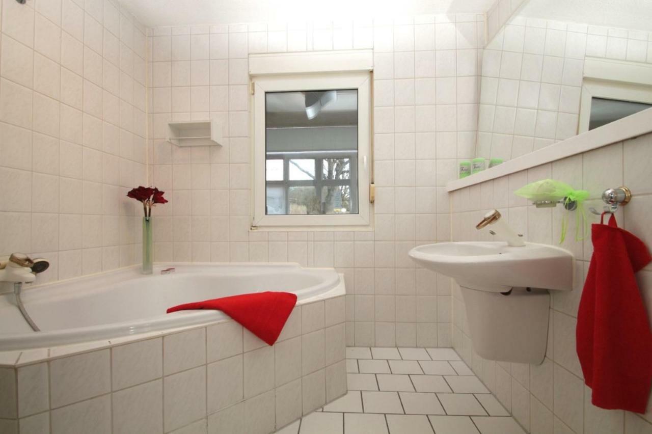 Urlaub Im Wintergarten Rostock-Lichtenhagen-Dorf Apartment ภายนอก รูปภาพ